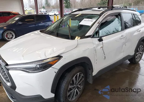 2024 Toyota Corolla Cross Xle from USA, damaged, VIN 7MUDAABG2RV115083